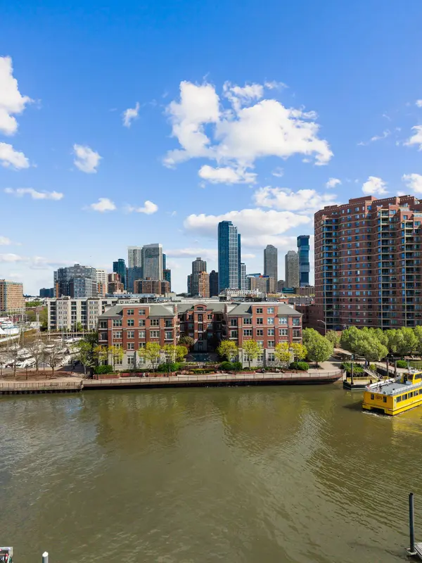 15 Warren St #218, Jersey City, NJ 07302