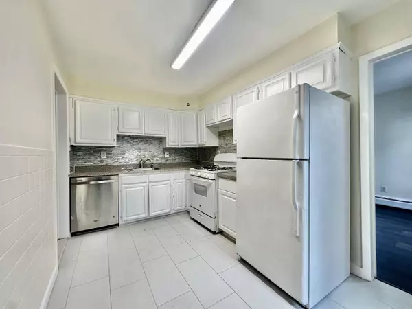 60 HOPKINS AVE, Jc Heights, NJ 07306