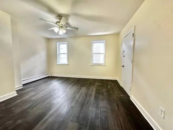 60 HOPKINS AVE, Jc Heights, NJ 07306