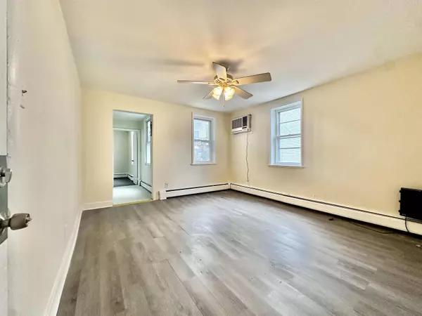 60 HOPKINS AVE, Jc Heights, NJ 07306