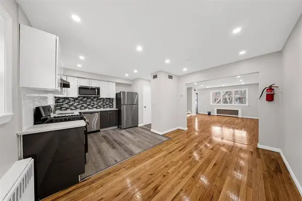 54 COLLEGE ST, Jc West Bergen, NJ 07305