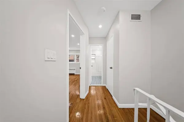 54 COLLEGE ST, Jc West Bergen, NJ 07305