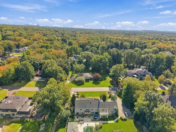 7 Saddle Brook Dr, Ho-ho-kus, NJ 07423-1315