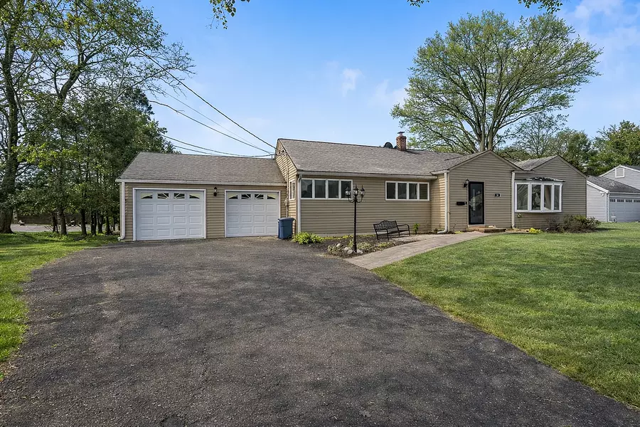 14 Pitcairn Ave, Ho-ho-kus, NJ 07423-1623