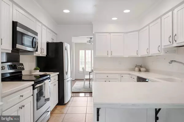 9819 BURKE POND LN, Burke, VA 22015