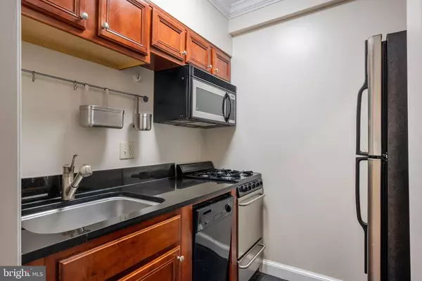 906 S WASHINGTON ST #101, Alexandria, VA 22314