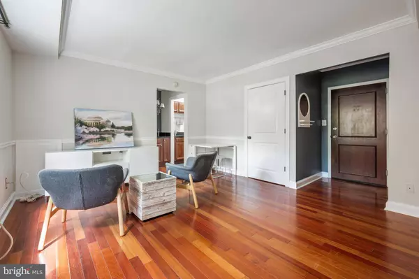 906 S WASHINGTON ST #101, Alexandria, VA 22314