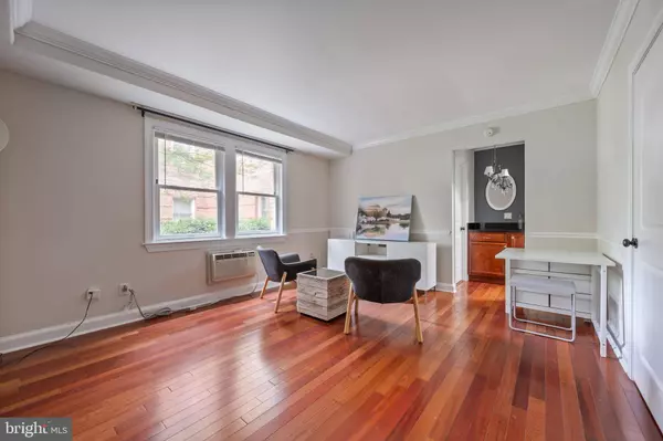 906 S WASHINGTON ST #101, Alexandria, VA 22314