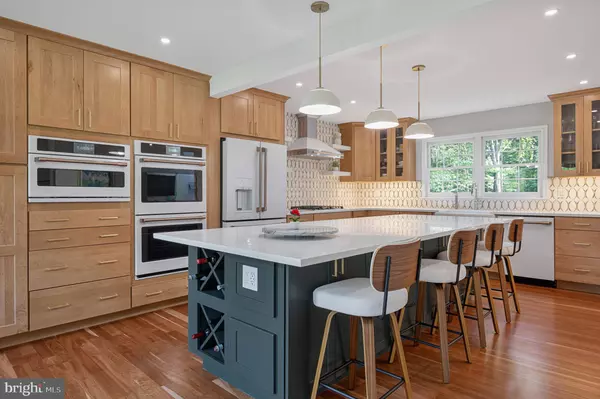 9717 RAMBLING RIDGE CT, Fairfax Station, VA 22039