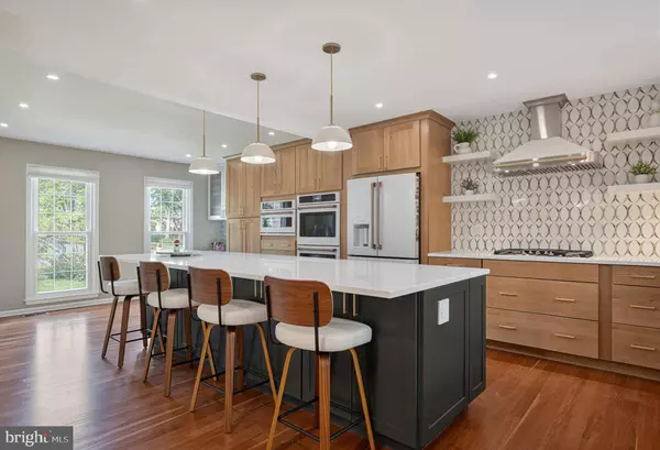 9717 RAMBLING RIDGE CT, Fairfax Station, VA 22039