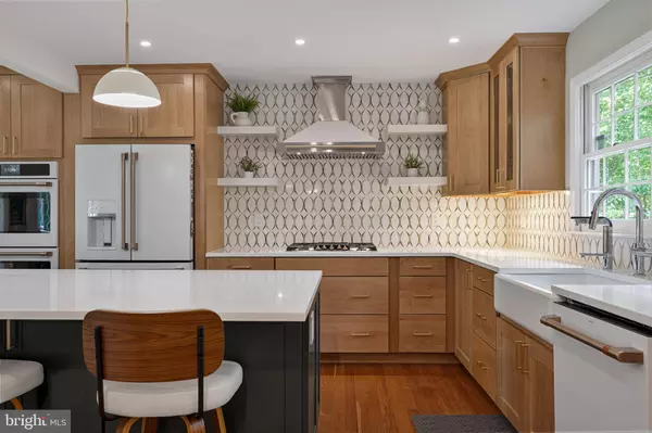 9717 RAMBLING RIDGE CT, Fairfax Station, VA 22039