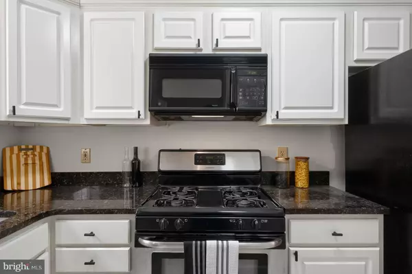 6908 FAIRFAX DR #112, Arlington, VA 22213