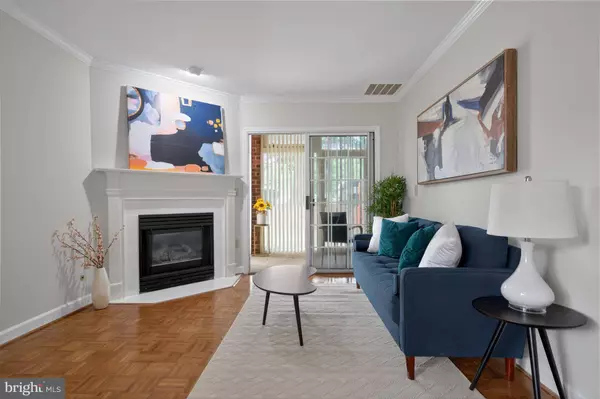 6908 FAIRFAX DR #112, Arlington, VA 22213