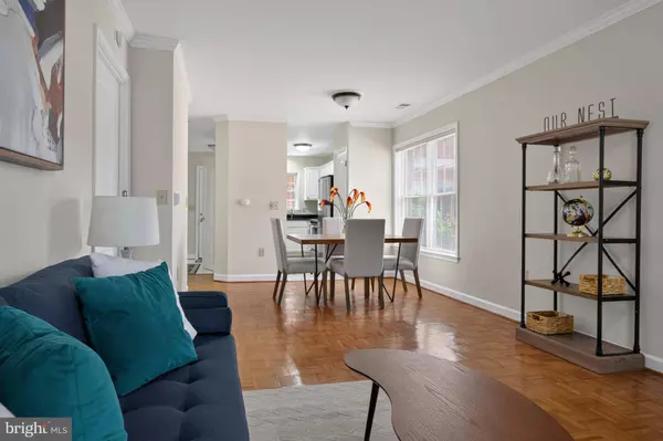 6908 FAIRFAX DR #112, Arlington, VA 22213