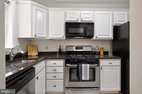 6908 FAIRFAX DR #112, Arlington, VA 22213