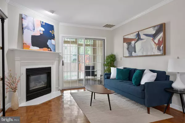 6908 FAIRFAX DR #112, Arlington, VA 22213