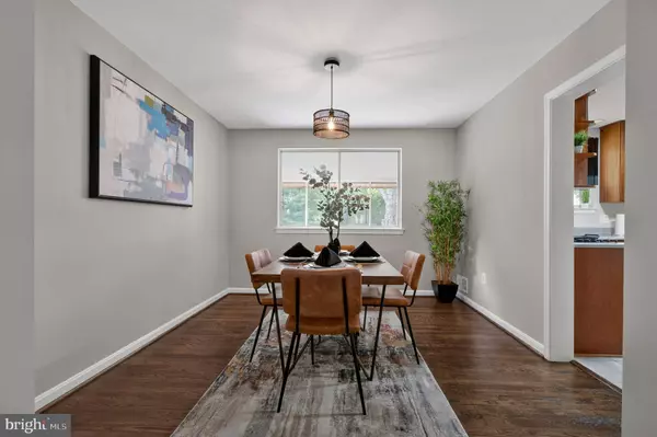 6902 ONTARIO ST, Springfield, VA 22152