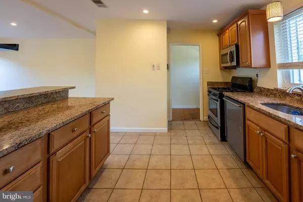 2913 MOSBY ST, Alexandria, VA 22305