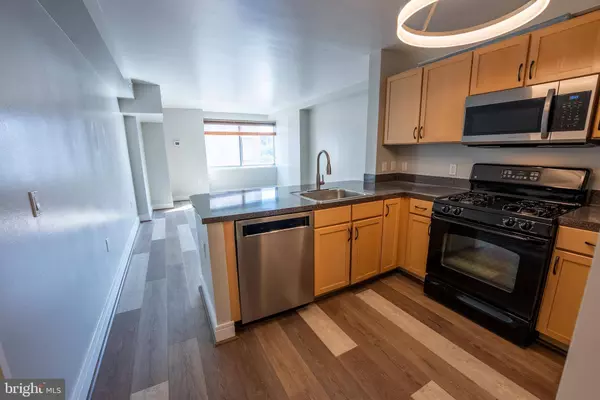 800 4TH ST SW #N312, Washington, DC 20024