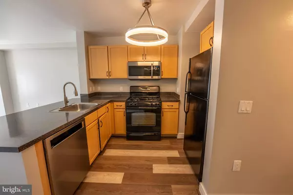 800 4TH ST SW #N312, Washington, DC 20024