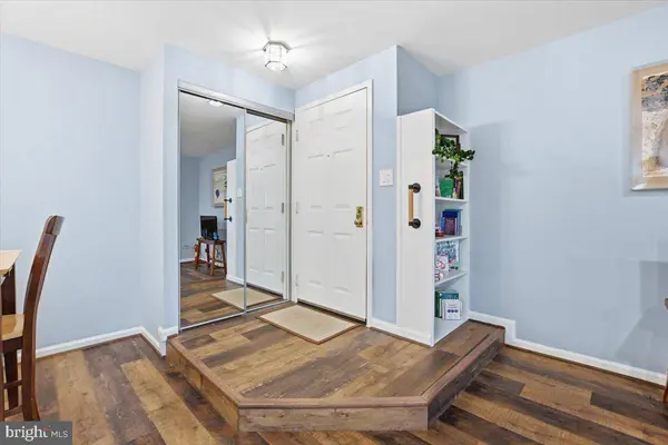 5819 COVE LANDING RD #303, Burke, VA 22015