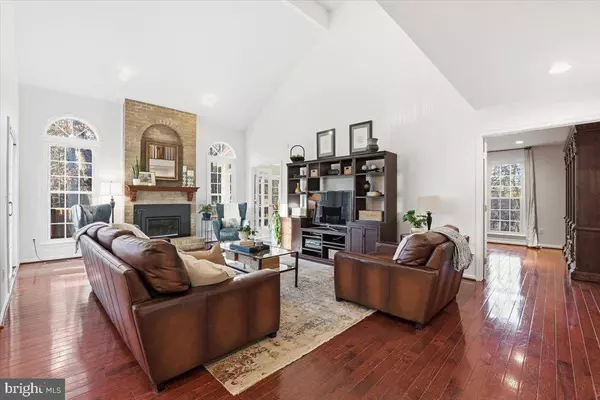 15456 WATERS CREEK DR, Centreville, VA 20120