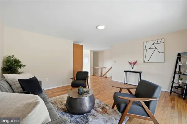 6511 CARRIAGE DR, Alexandria, VA 22310