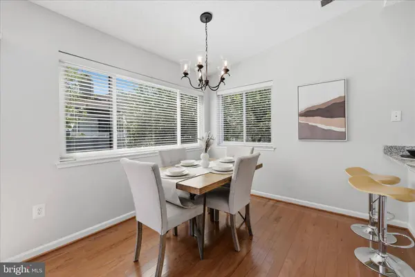 1907-B VILLARIDGE DR, Reston, VA 20191