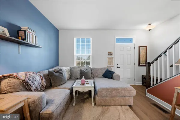 2027 TRACK CIR, Fredericksburg, VA 22401