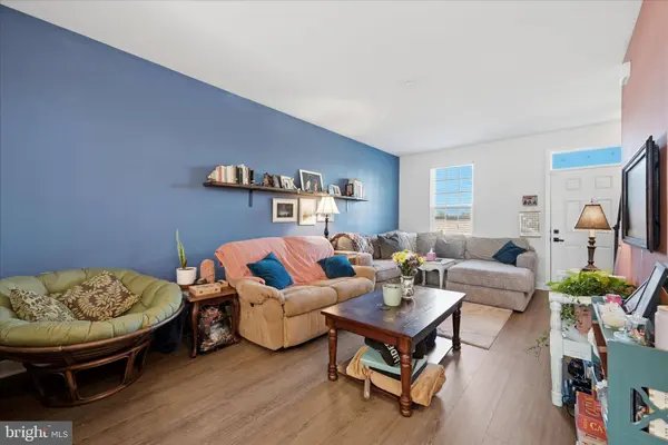 2027 TRACK CIR, Fredericksburg, VA 22401