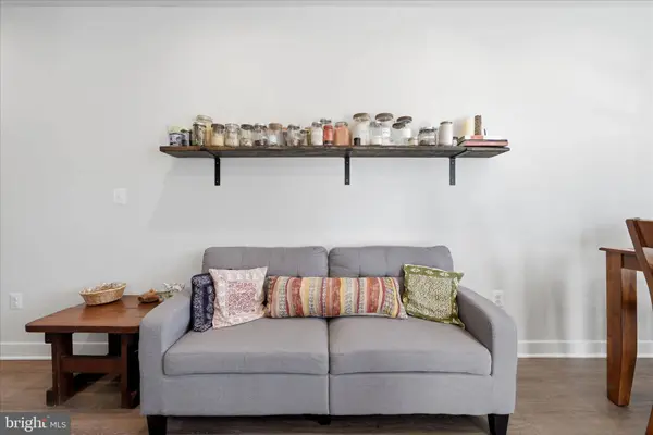 2027 TRACK CIR, Fredericksburg, VA 22401