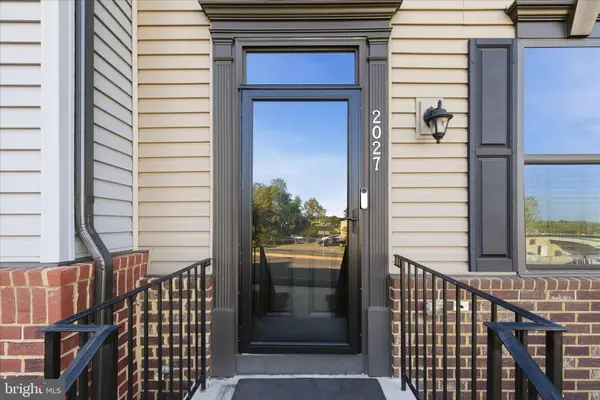 2027 TRACK CIR, Fredericksburg, VA 22401