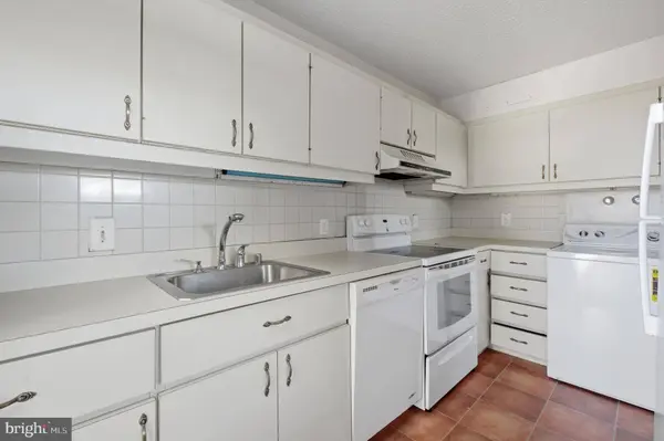 2372 NUTMEG TER, Baltimore, MD 21209