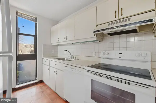 2372 NUTMEG TER, Baltimore, MD 21209