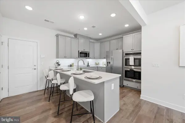 9815 AMES DR, Manassas, VA 20110