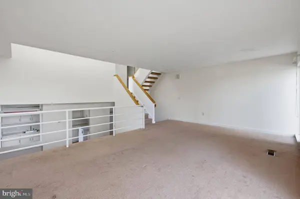 2372 NUTMEG TER, Baltimore, MD 21209