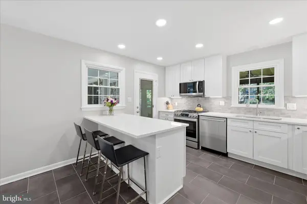 312 BROADLEAF, Vienna, VA 22180