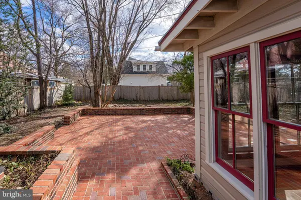 2201 SALISBURY RD, Silver Spring, MD 20910