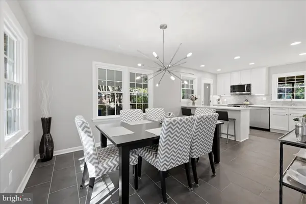 312 BROADLEAF, Vienna, VA 22180