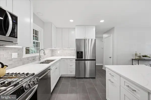 312 BROADLEAF, Vienna, VA 22180
