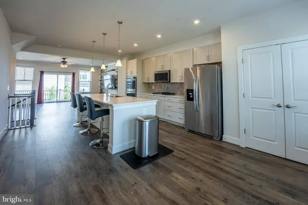 6069 DREHER CT, Falls Church, VA 22044