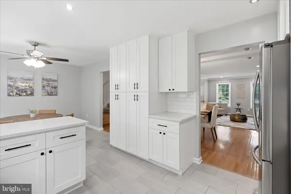 7716 SHOOTINGSTAR DR, Springfield, VA 22152