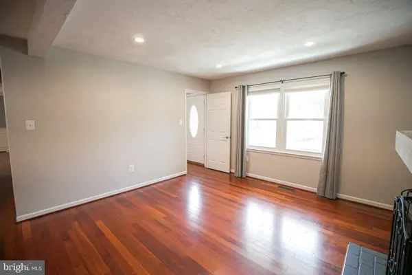 13210 NICKLESON DR, Woodbridge, VA 22193