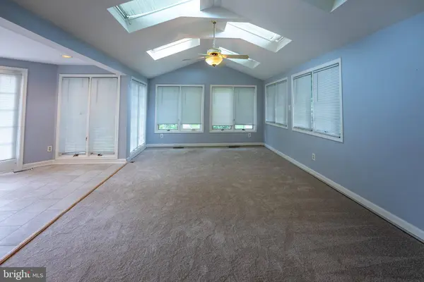 6438 WOODVILLE DR, Falls Church, VA 22044