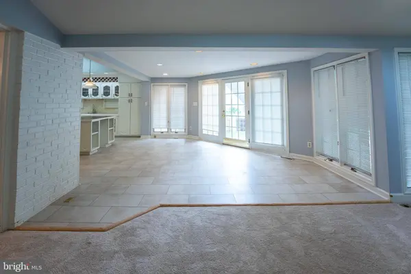 6438 WOODVILLE DR, Falls Church, VA 22044