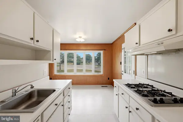 6426 DEEPFORD ST, Springfield, VA 22150