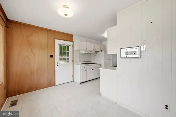 6426 DEEPFORD ST, Springfield, VA 22150