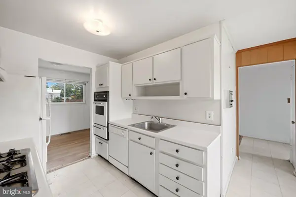 6426 DEEPFORD ST, Springfield, VA 22150