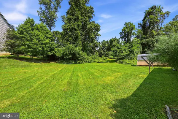 5904 CARVER PL, Falls Church, VA 22041