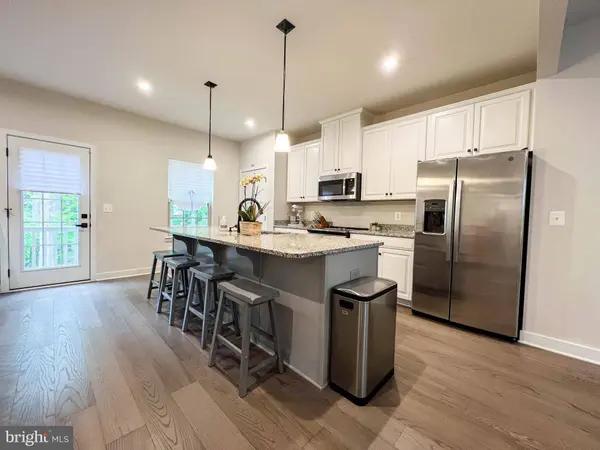 4480 COMMONS DR, Annandale, VA 22003